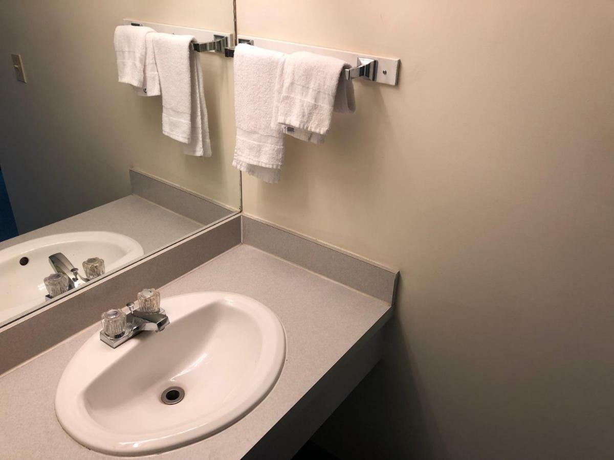 Westwind Motor Inn Drayton Valley Esterno foto